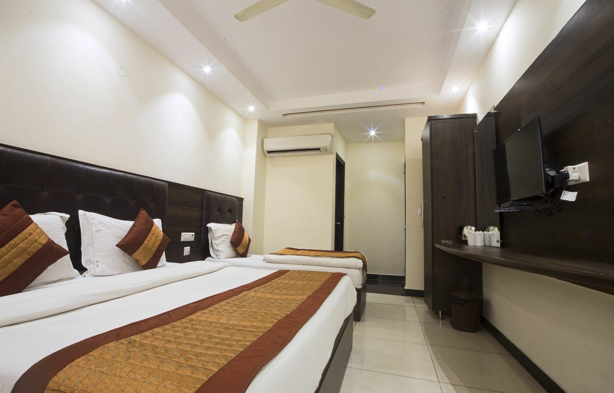 Hotel Fabexpress Le Continental Paharganj Neu-Delhi Exterior foto