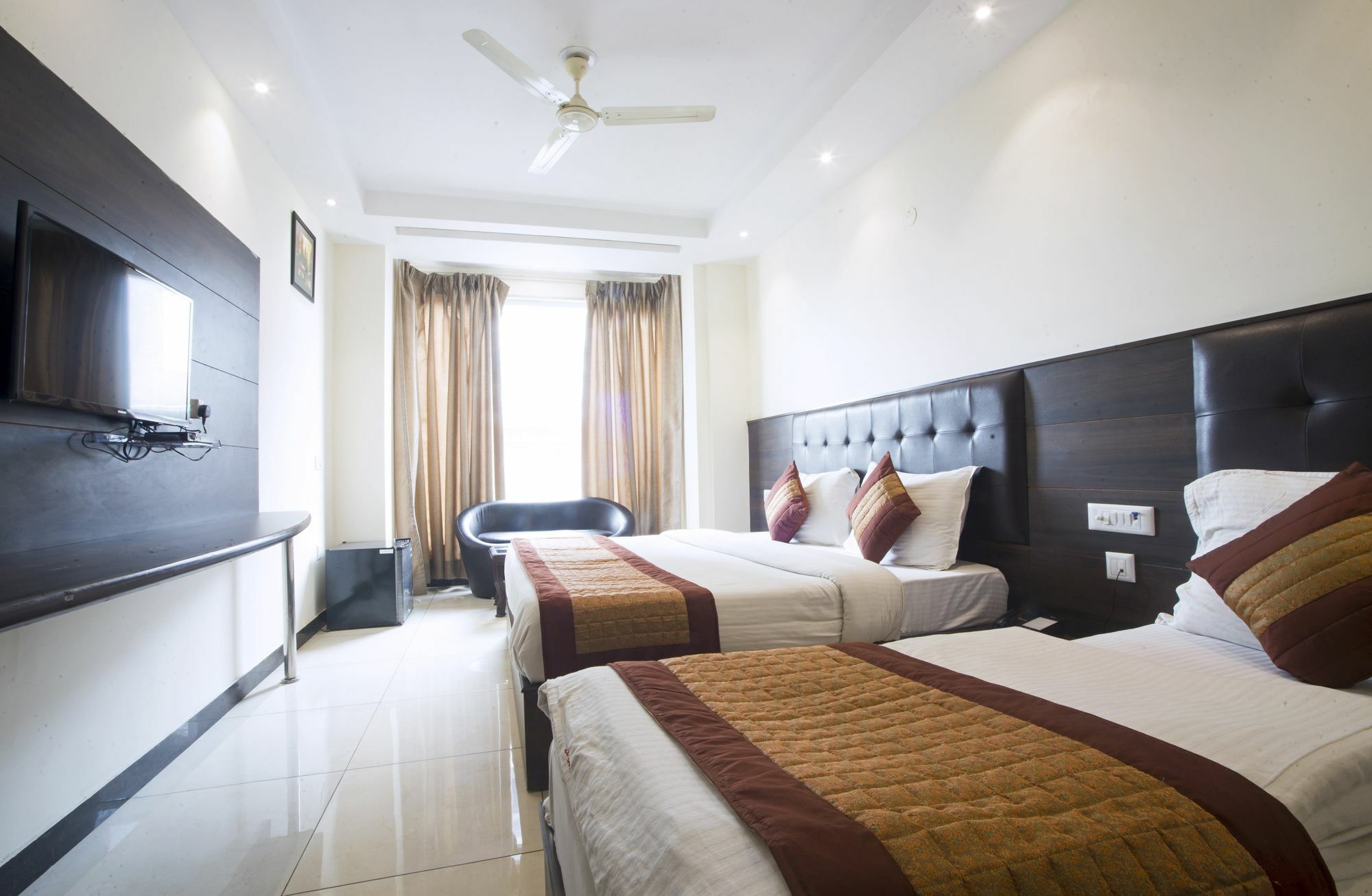 Hotel Fabexpress Le Continental Paharganj Neu-Delhi Exterior foto