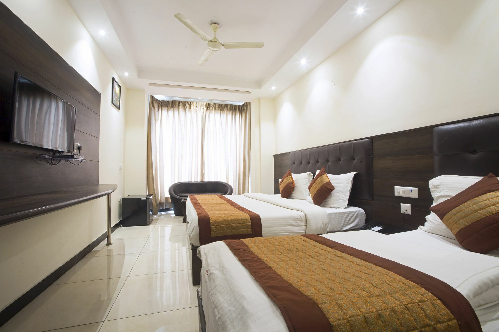 Hotel Fabexpress Le Continental Paharganj Neu-Delhi Exterior foto